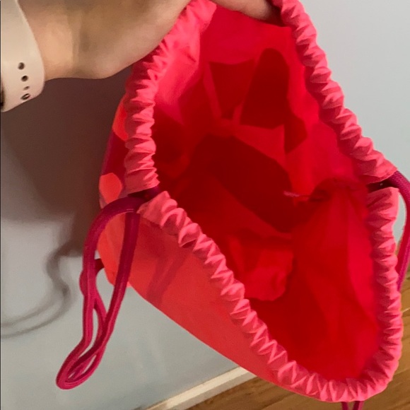 Nike Drawstring Bag - Picture 5 of 5